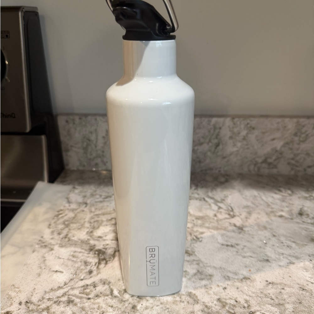 BrüMate White Insulated Water Bottle